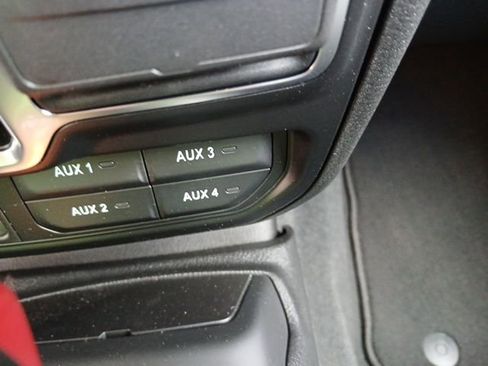 New 2025 Jeep Gladiator Sport image 42