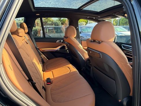 Used 2024 BMW X5 xDrive40i w/ Premium Package AWD/4WD image 18