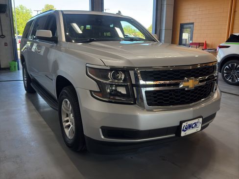 Used 2020 Chevrolet Suburban LT AWD/4WD image 7