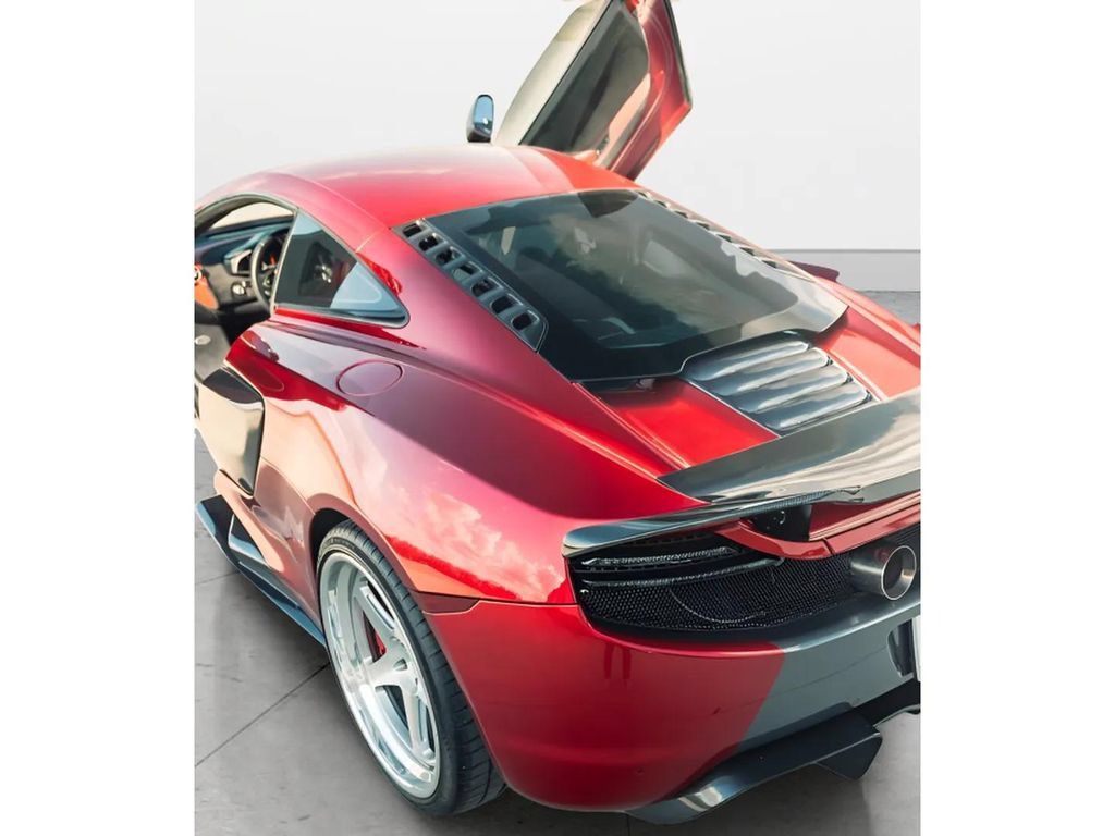Used 2012 McLaren MP4-12C Coupe RWD image 12