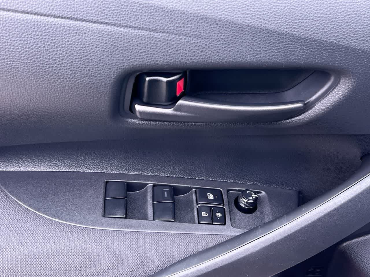 Used 2025 Toyota Corolla LE FWD image 13