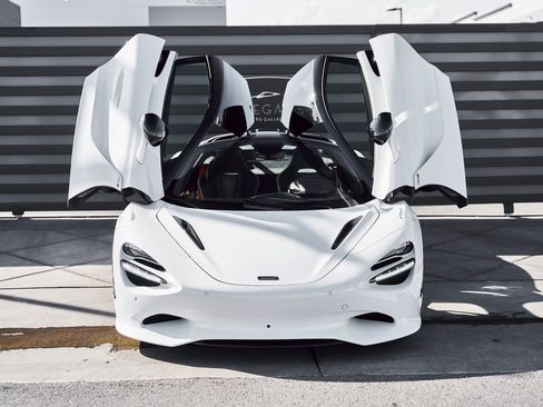 Used 2024 McLaren 750S image 21