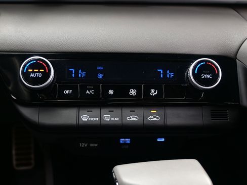 Certified 2025 Hyundai Elantra Sport FWD image 19