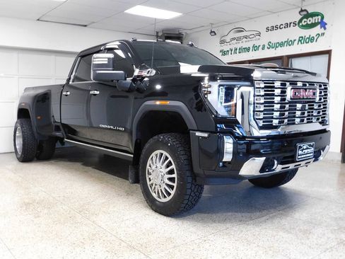 Used 2025 GMC Sierra 3500 Denali w/ Denali Reserve Package AWD/4WD image 3