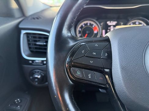 Used 2021 Jeep Cherokee Latitude Plus FWD image 15