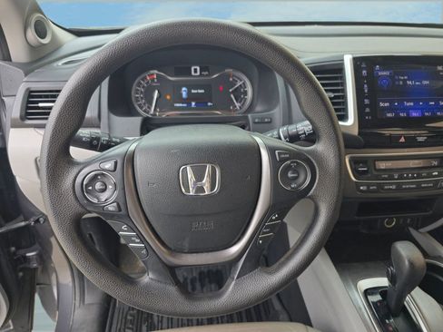 Used 2018 Honda Pilot EX image 4