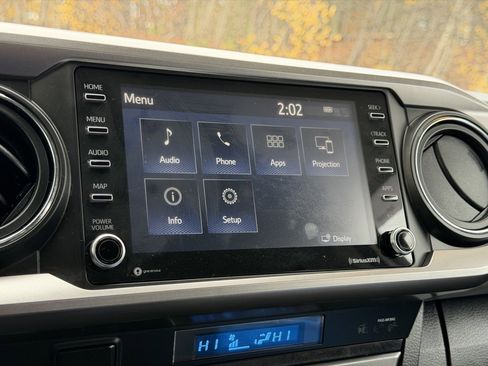 Used 2022 Toyota Tacoma SR5 image 9