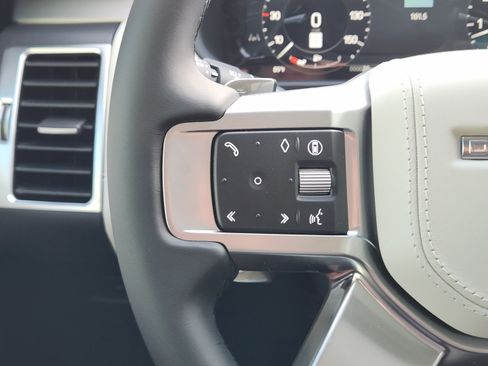 New 2026 Land Rover Discovery Limited Edition AWD/4WD image 24