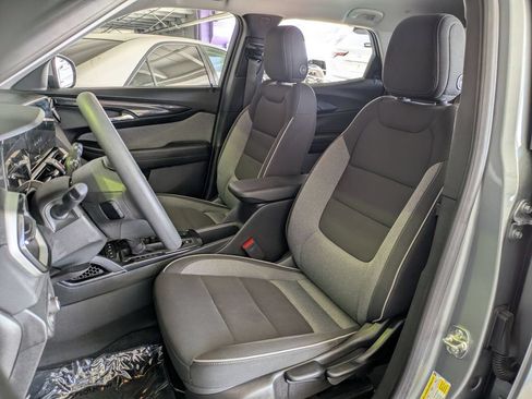 Used 2025 Chevrolet TrailBlazer LT AWD/4WD image 23