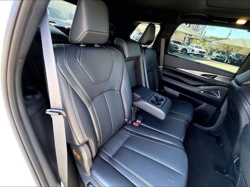 Certified 2025 INFINITI QX60 Luxe w/ Black Edition image 39