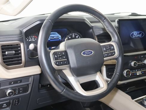 Used 2022 Ford Expedition Limited image 6