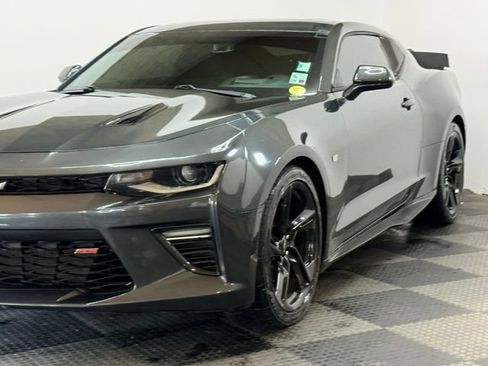 Used 2018 Chevrolet Camaro SS RWD image 7