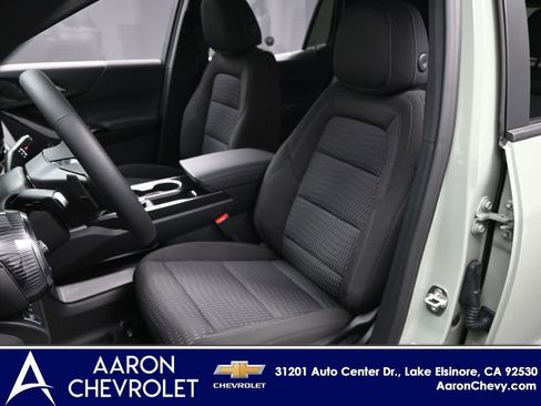 New 2026 Chevrolet Equinox LT image 8