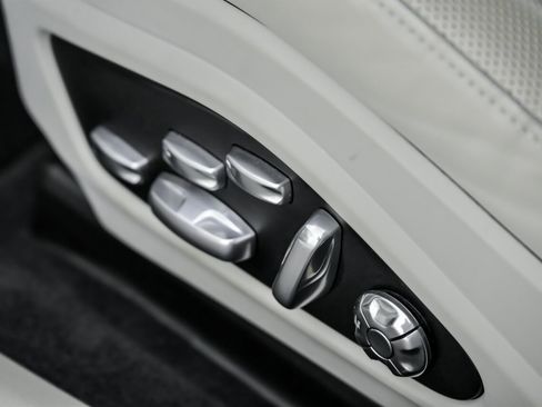 Used 2019 Porsche Panamera Turbo image 28