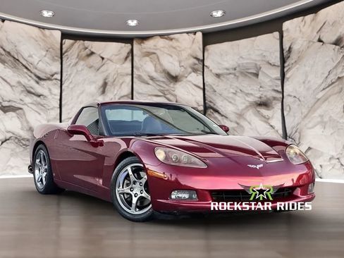 Used 2006 Chevrolet Corvette Coupe w/ Preferred Equipment Group RWD image 3