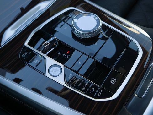 New 2026 BMW X5 xDrive40i w/ Executive Package image 9