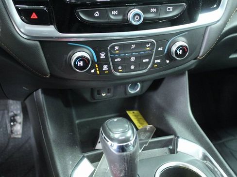 Used 2019 Chevrolet Traverse LT image 15