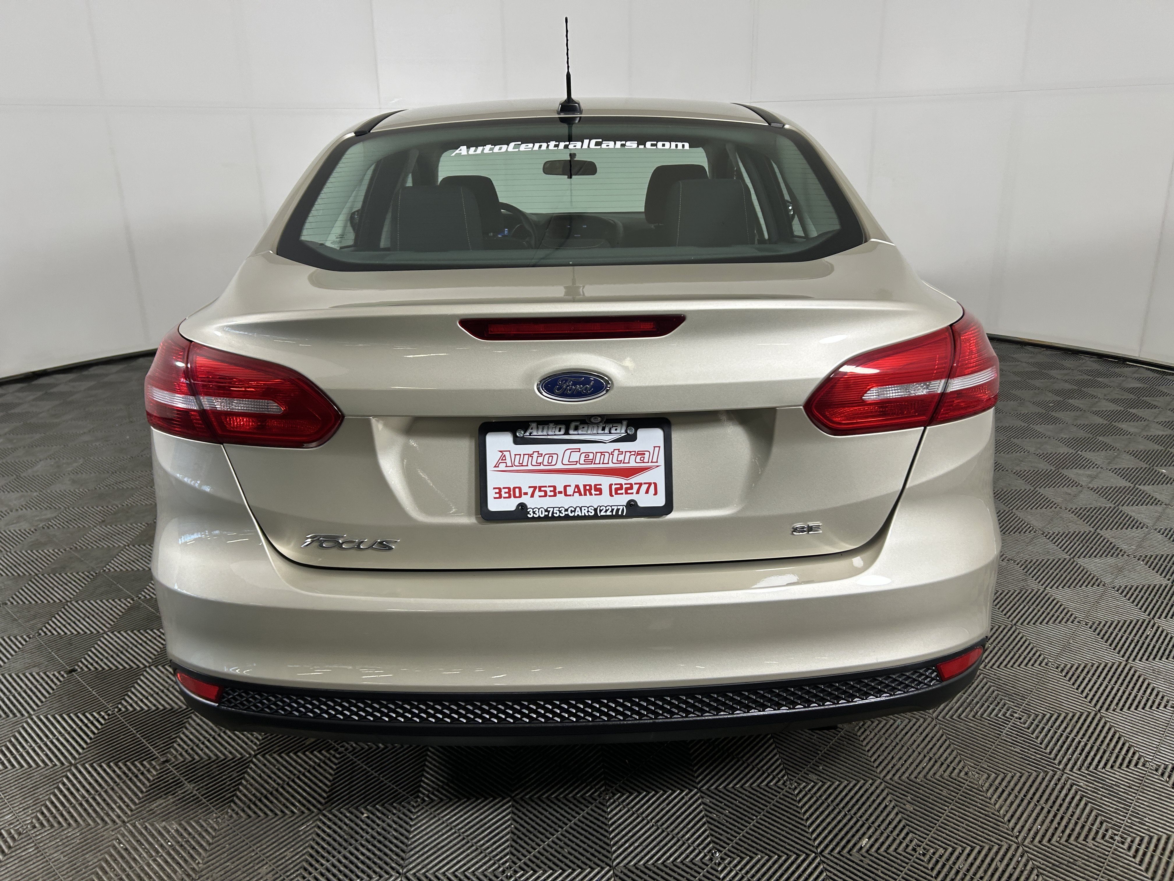 Used 2018 Ford Focus SE FWD image 5