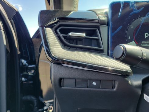 Used 2025 Nissan Kicks SR image 21