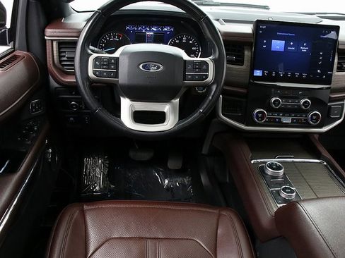 Used 2023 Ford Expedition Limited image 15