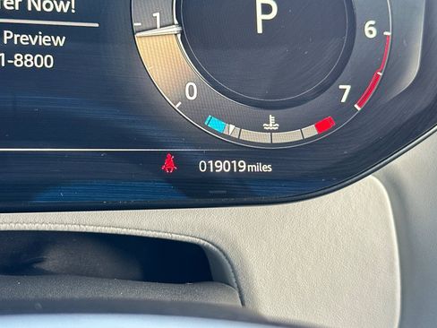 Used 2024 Land Rover Range Rover Sport SE image 35