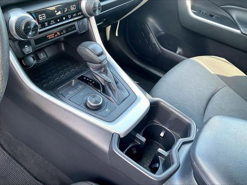 Used 2022 Toyota RAV4 XLE AWD/4WD image 20