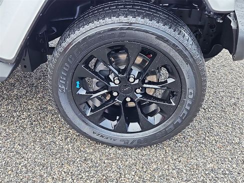 Used 2023 Jeep Wrangler Unlimited Sahara w/ Cold Weather Group image 10