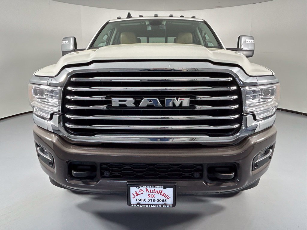Used 2024 RAM 2500 Limited AWD/4WD image 2