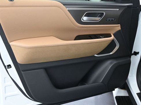 New 2026 INFINITI QX80 Luxe image 9