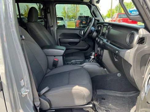 Used 2023 Jeep Wrangler Unlimited w/ Cold Weather Group AWD/4WD image 17