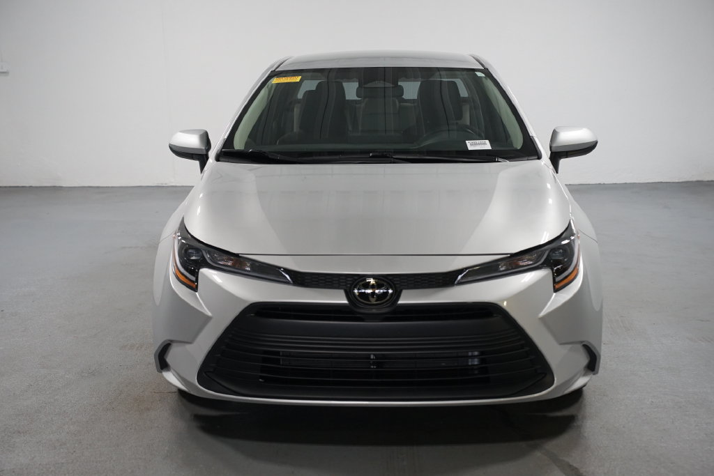 Used 2026 Toyota Corolla LE w/ LE Premium Package FWD image 2