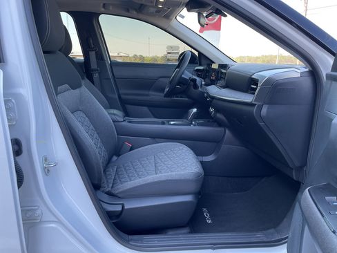 Certified 2025 Nissan Kicks SV w/ SV Premium Package FWD image 24