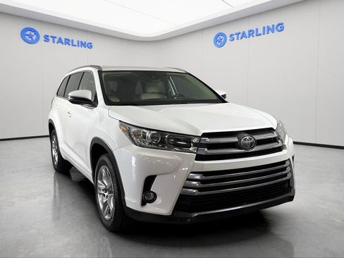 Used 2019 Toyota Highlander Limited FWD image 15