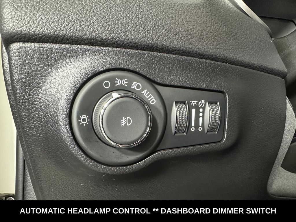 Used 2020 Jeep Compass Latitude AWD/4WD image 23