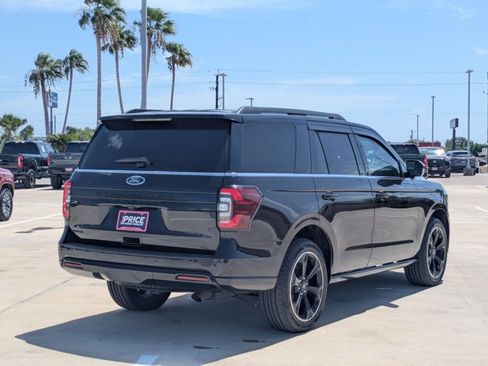 Used 2024 Ford Expedition Limited RWD image 5
