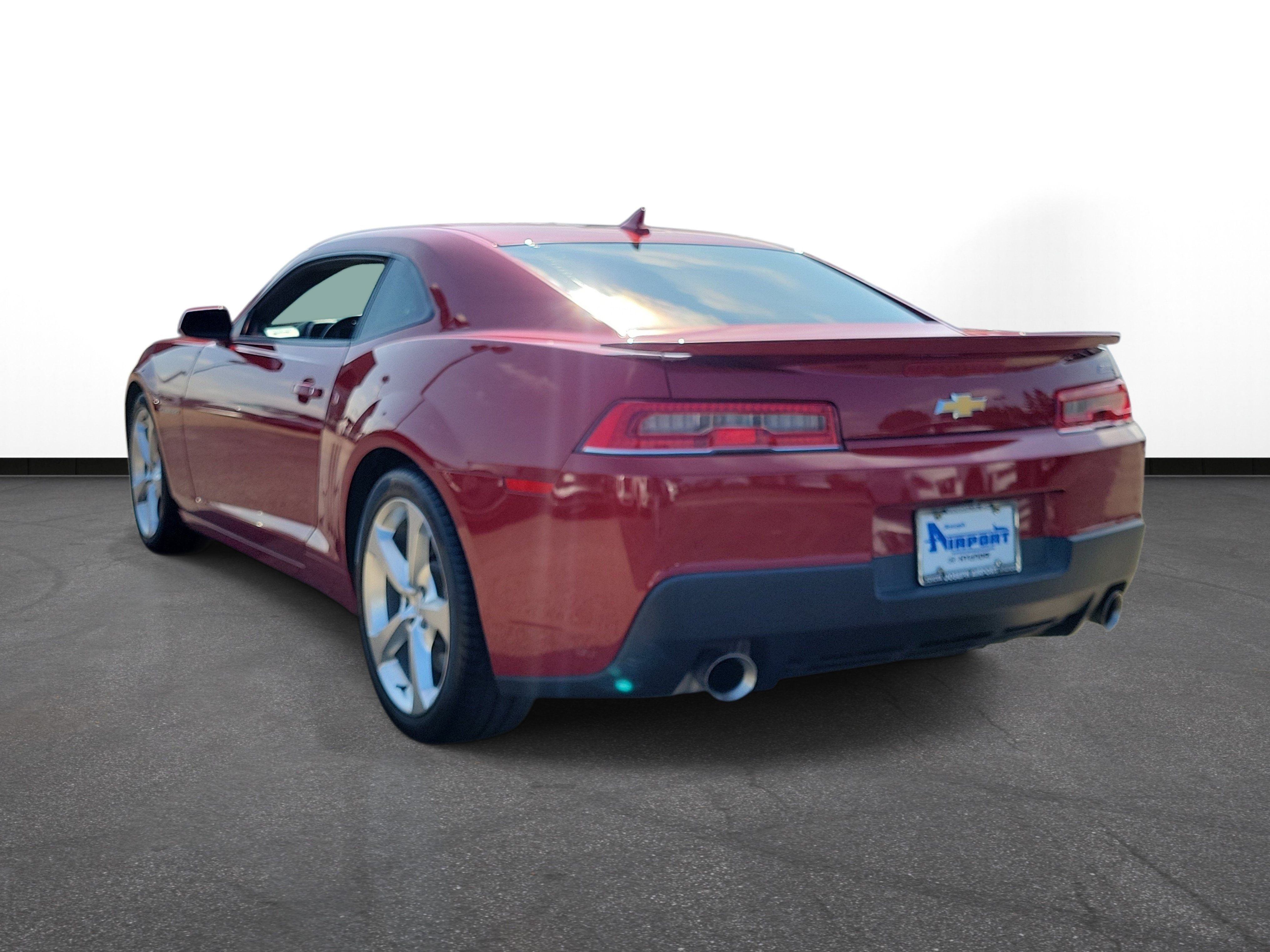 Used 2015 Chevrolet Camaro SS w/ RS Package RWD image 3