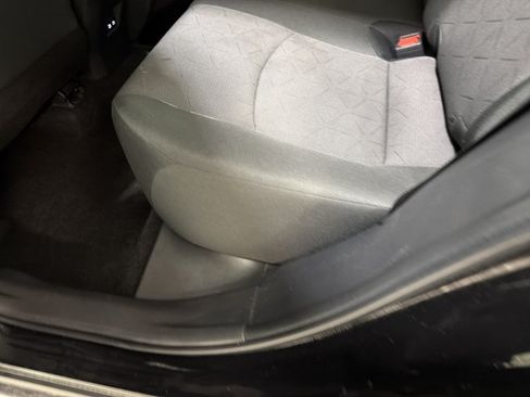 Used 2024 Toyota RAV4 XLE FWD image 22