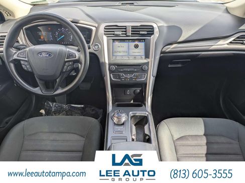Used 2018 Ford Fusion SE w/ Fusion SE Technology Package FWD image 14