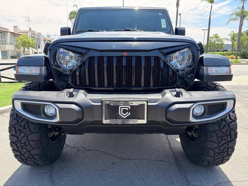 Used 2022 Jeep Gladiator Sport AWD/4WD image 12
