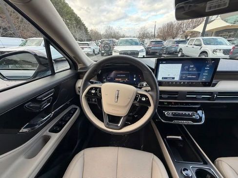 New 2026 Lincoln Corsair Reserve w/ Jet Appearance Package image 9