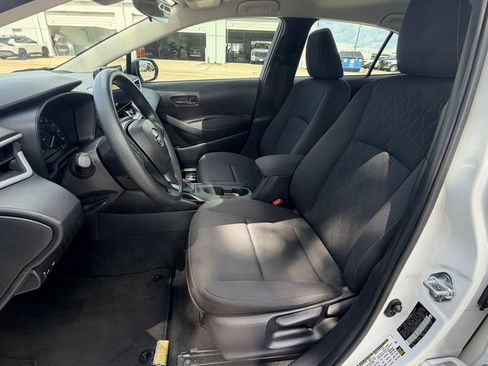 Used 2025 Toyota Corolla LE FWD image 23