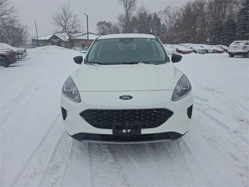 Certified 2022 Ford Escape SE w/ Cold Weather Package image 11