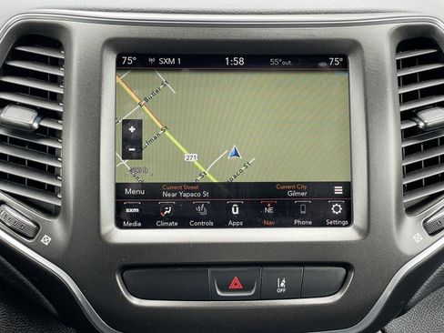 Used 2022 Jeep Cherokee Trailhawk w/ Sound & Nav Group AWD/4WD image 25