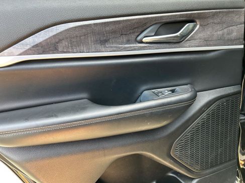 Used 2024 Jeep Grand Cherokee Limited RWD image 35