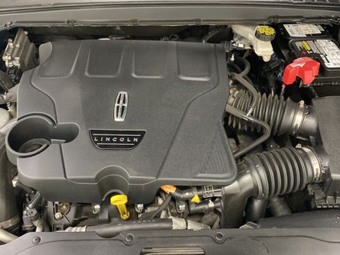 Used 2018 Lincoln Continental Reserve AWD/4WD image 29