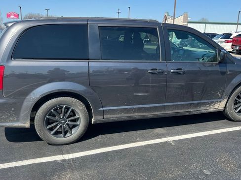Used 2019 Dodge Grand Caravan GT image 4