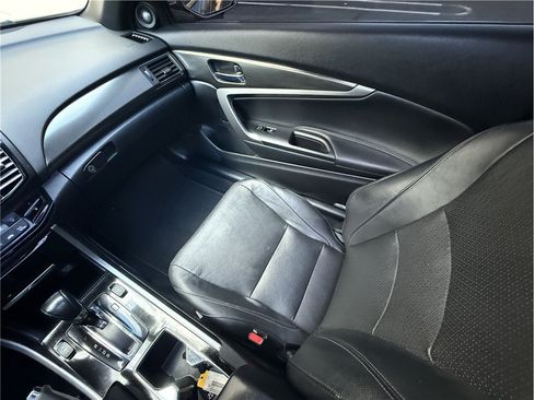 Used 2016 Honda Accord Touring image 12
