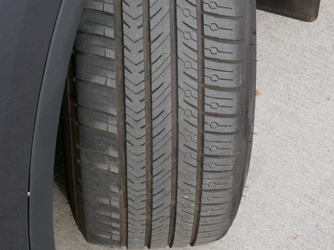 Used 2024 Tesla Model Y Long Range image 19