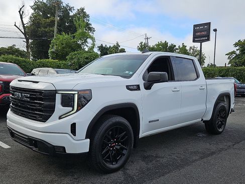 Certified 2023 GMC Sierra 1500 Elevation w/ LPO, Elevation Black Package AWD/4WD image 3