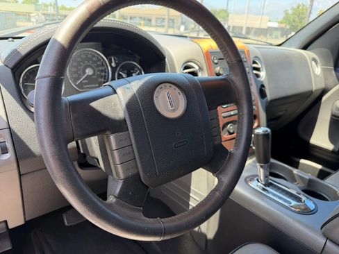 Used 2006 Lincoln Mark LT 2WD image 11